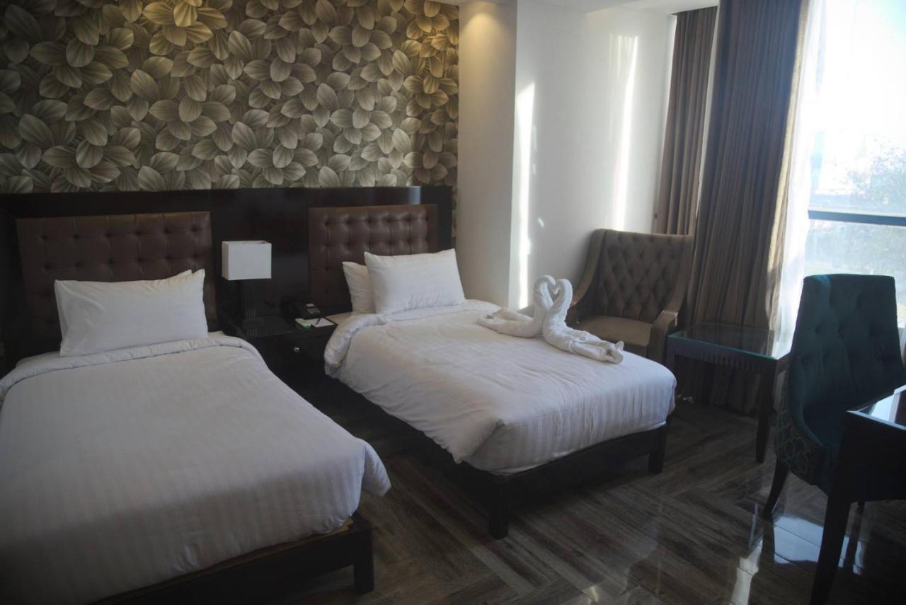 Savoey Hotel Lahore Exterior foto