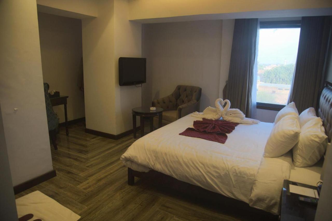 Savoey Hotel Lahore Exterior foto