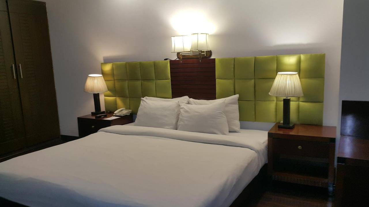 Savoey Hotel Lahore Exterior foto